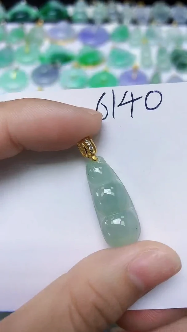 翡翠未镶嵌颈饰 天然缅甸翡翠A货