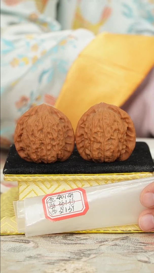 【闪购商品】文玩核桃把件非嫁接将军帽