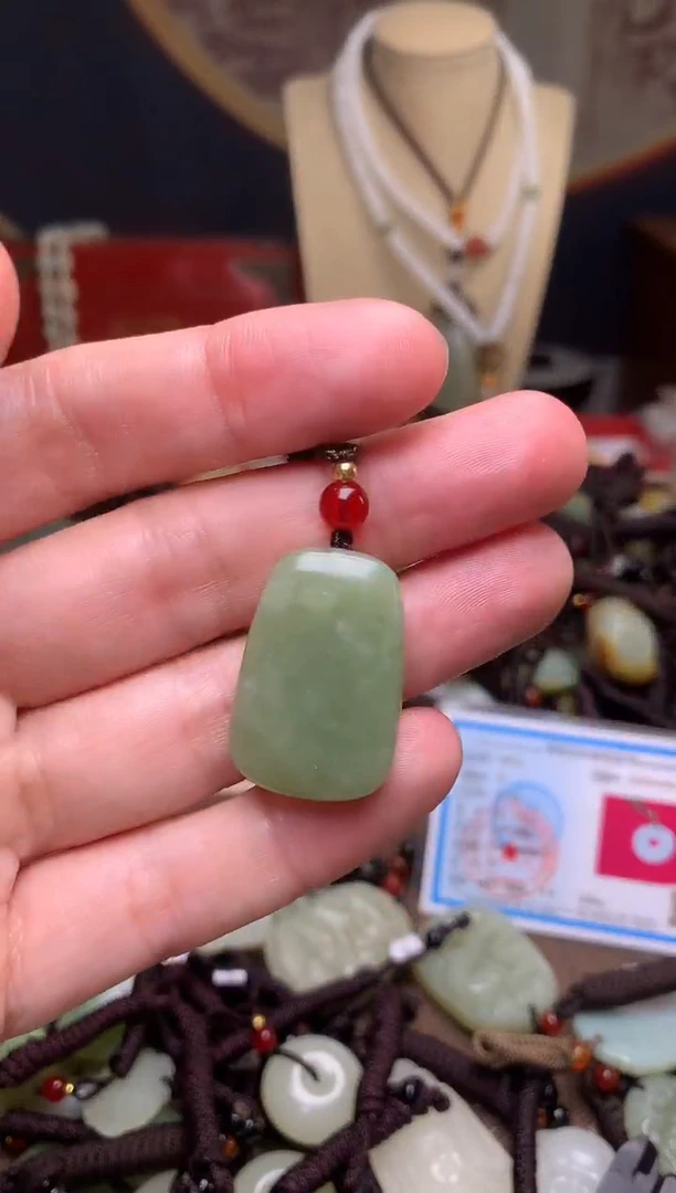 颈饰未镶嵌和田玉新疆料青海料清水和田玉吊坠
