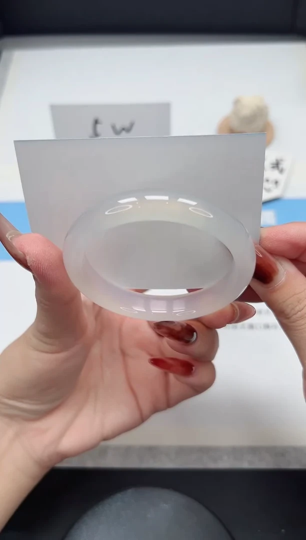 【闪购商品】玛瑙/玉髓手镯未镶嵌153/54.8荔枝