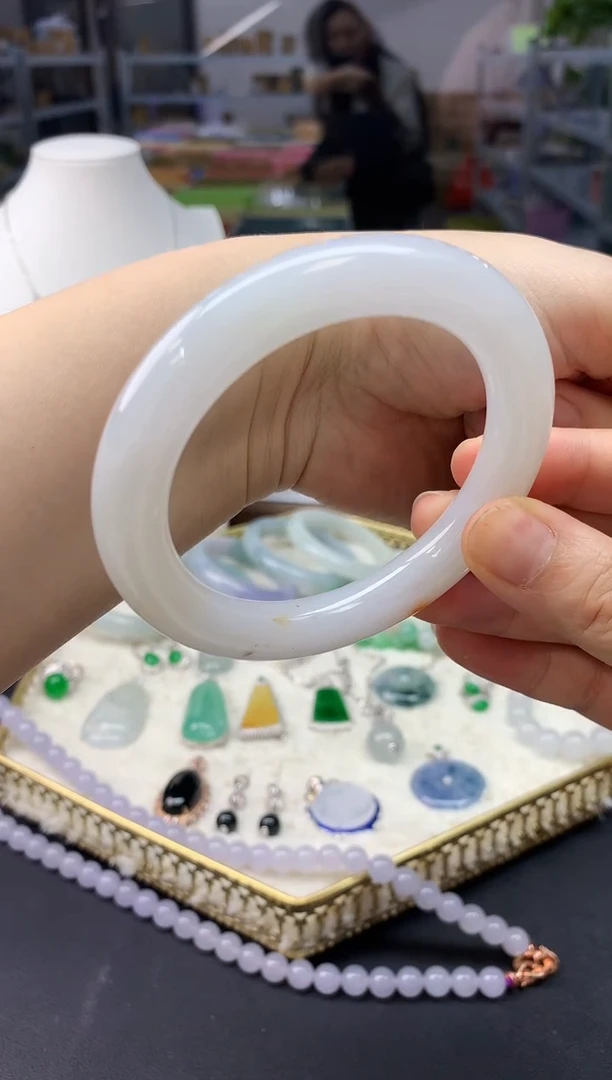 【闪购商品】翡翠颈饰未镶嵌翡翠手镯|不退不换