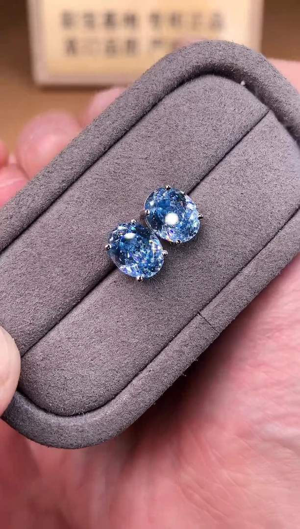 银S925镶嵌耳钉海蓝宝石2222