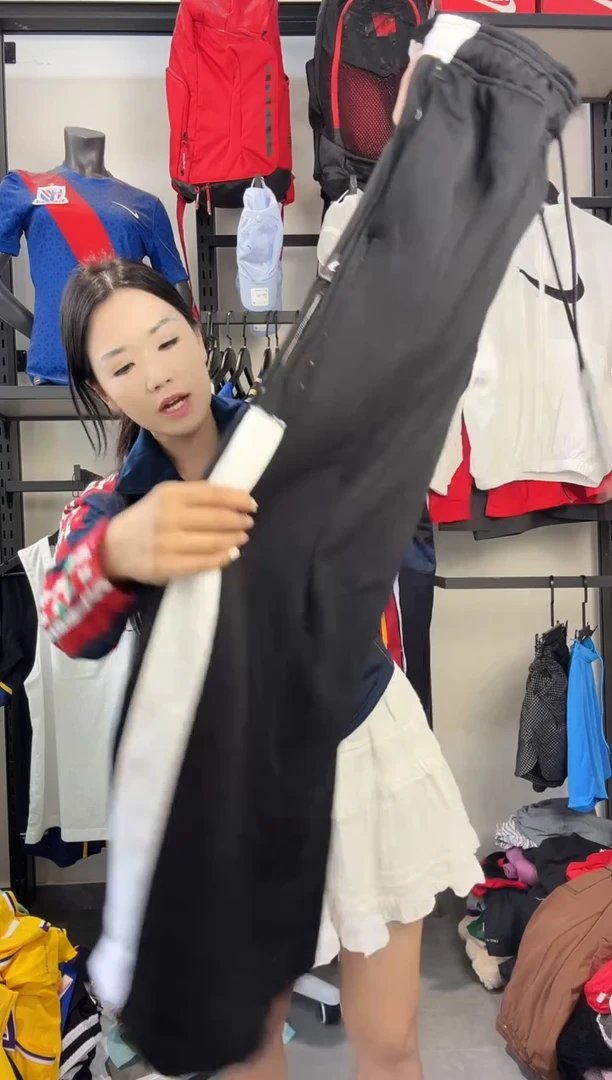 705   编码 瑕疵款直播间过款为准 尺码 L