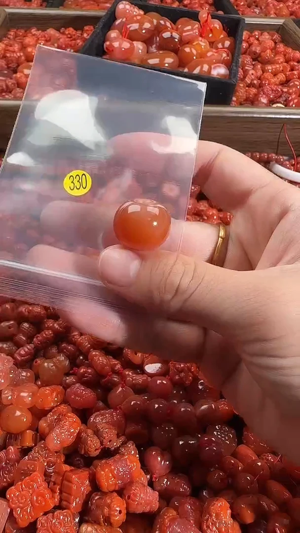 颈饰未镶嵌南红玛瑙1