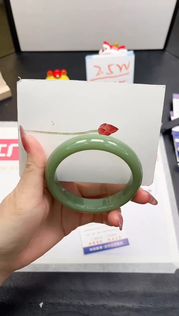 【闪购商品】石英质玉手镯未镶嵌255-62