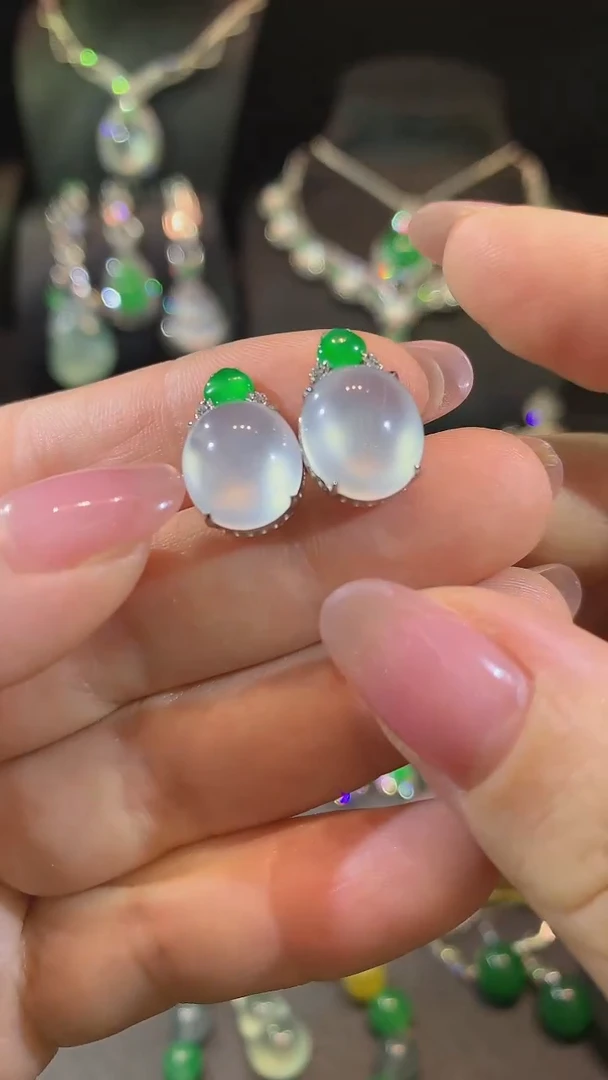 翡翠18K金镶嵌耳饰耳饰