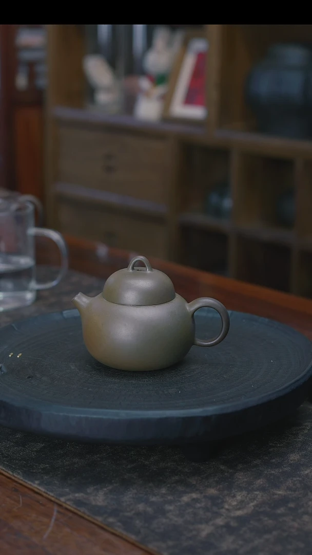 【闪购商品】茶陶印象 柴烧 金色元宝壶 130CC