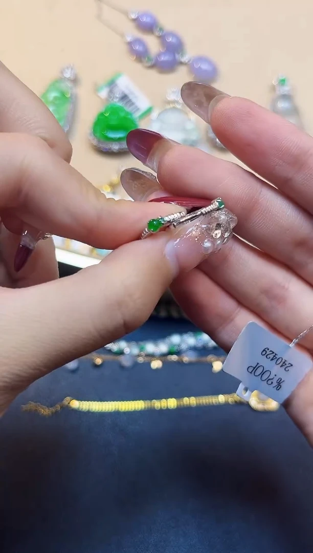 【闪购商品】翡翠耳饰18K金镶嵌2688