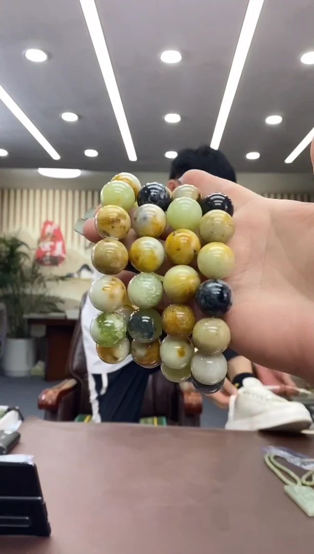 未镶嵌蛇纹石玉手串多样式发货随机发一