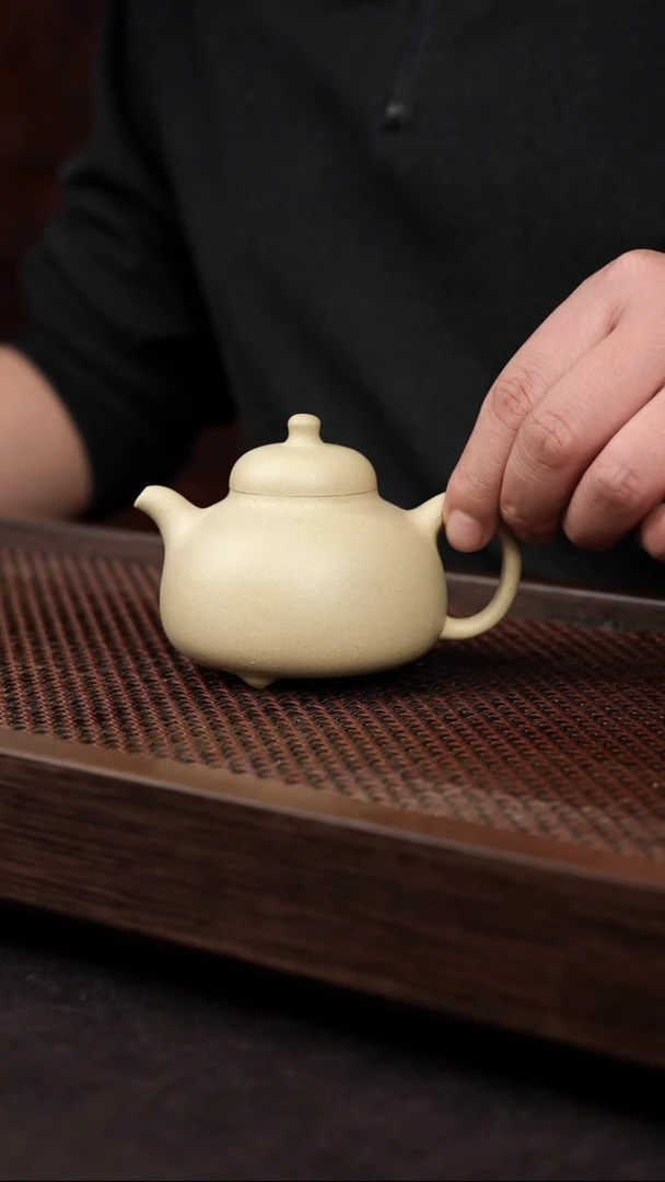 【闪购商品】紫砂茶壶本绿三足乳鼎