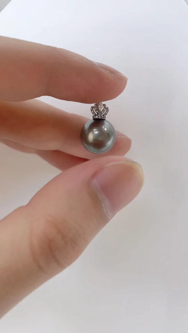 18K金镶嵌海水珍珠颈饰