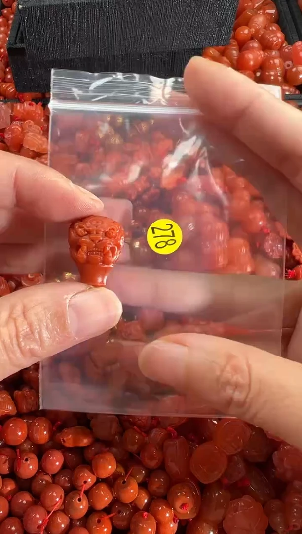 【闪购商品】南红玛瑙颈饰未镶嵌1