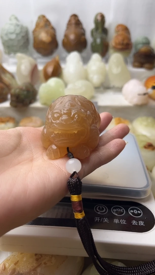 石材e****b方解石棉纹正常不退换飞天貔貅默认微瑕