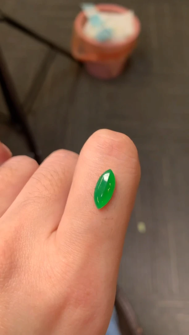 未镶嵌定制翡翠裸玉