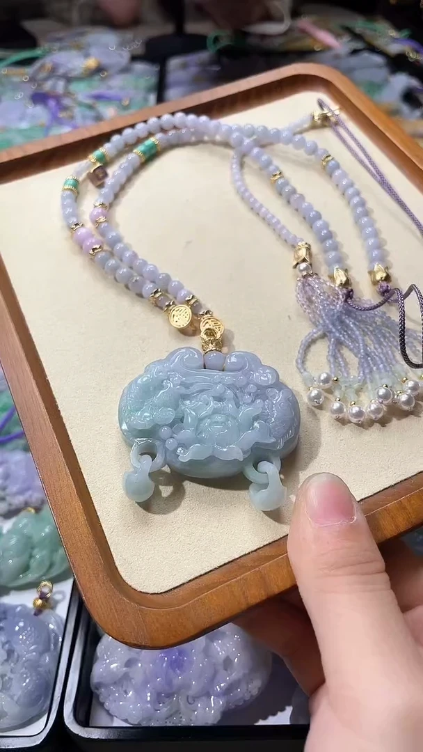 【闪购商品】翡翠颈饰未镶嵌吊坠