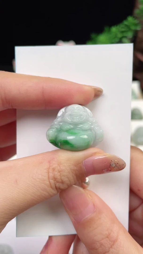 【闪购商品】翡翠颈饰未镶嵌佛公 微瑕