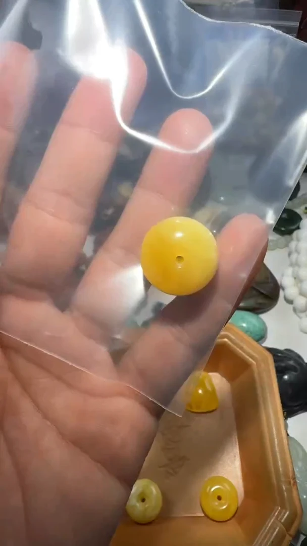 裸石蜜蜡未镶嵌李*人珠子