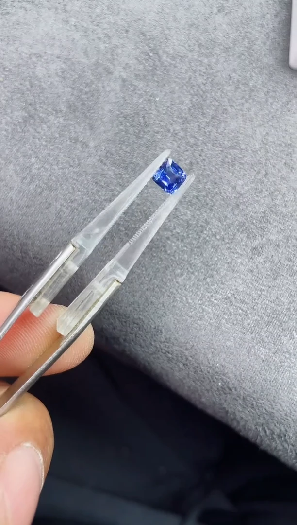裸石蓝宝石1.05ct