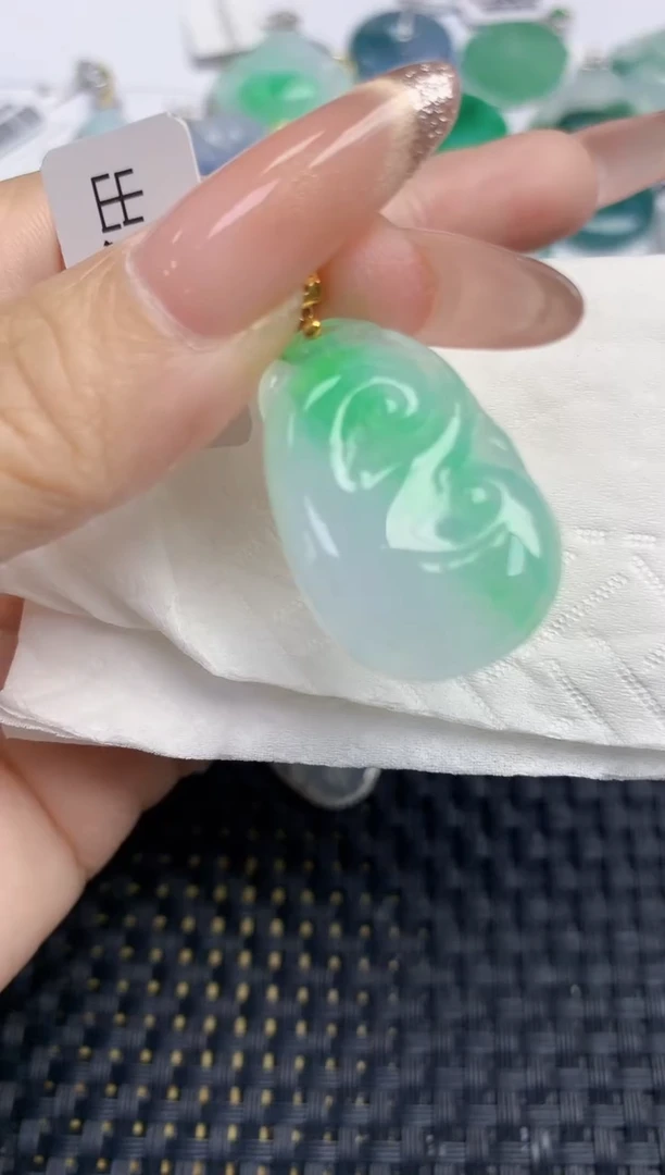 颈饰18K金镶嵌翡翠天然缅甸A货翡翠百元以上9元证书费自理