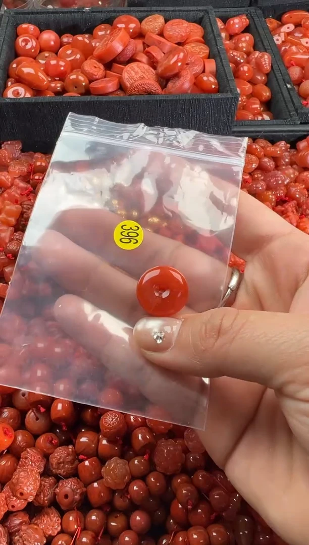 【闪购商品】南红玛瑙颈饰未镶嵌1