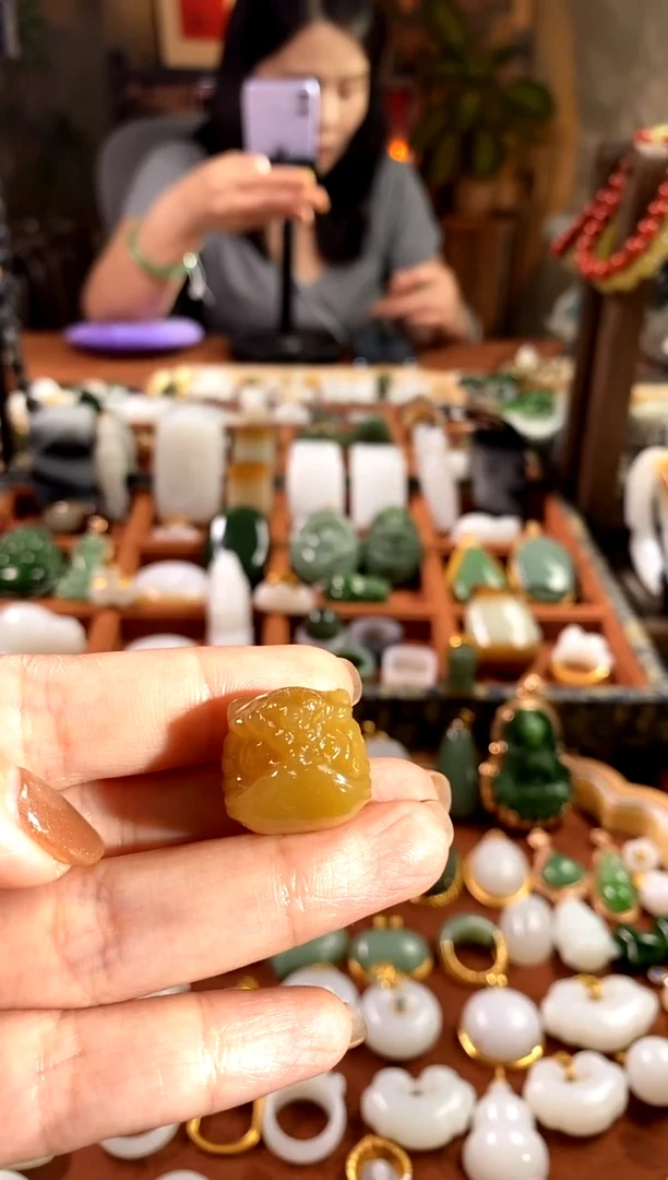 吊坠(不含链)未镶嵌和田玉.