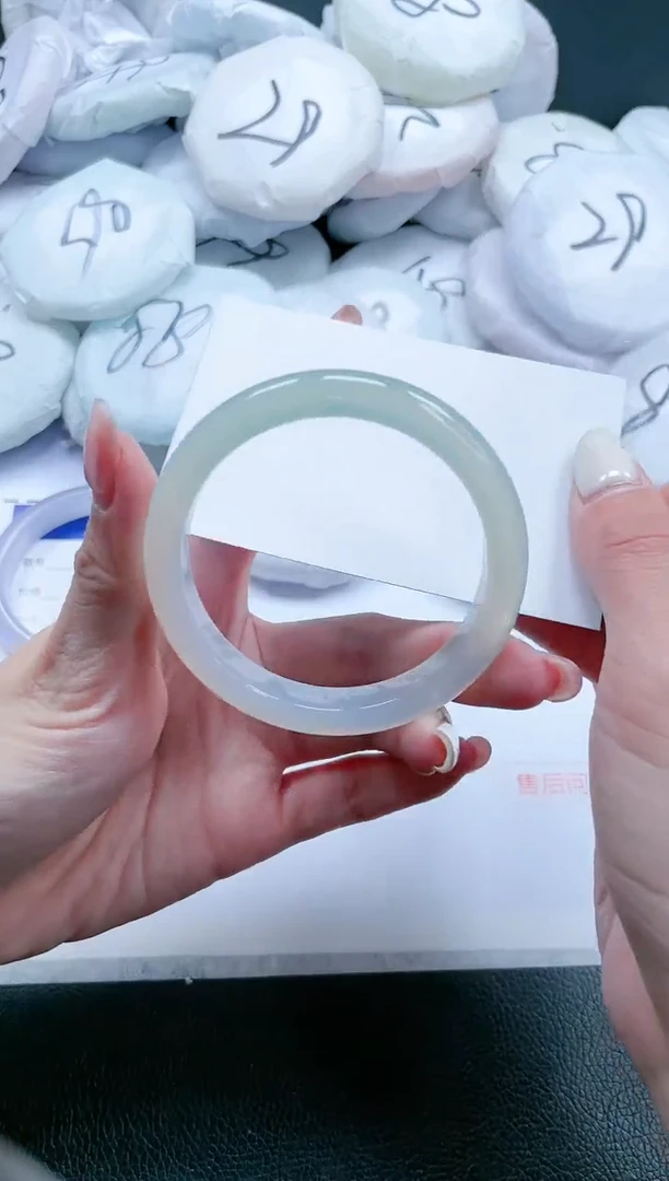 【闪购商品】石英质玉手镯未镶嵌17J230-54