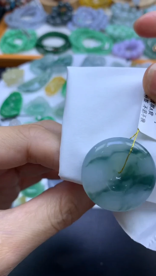 定制翡翠未镶嵌翡翠