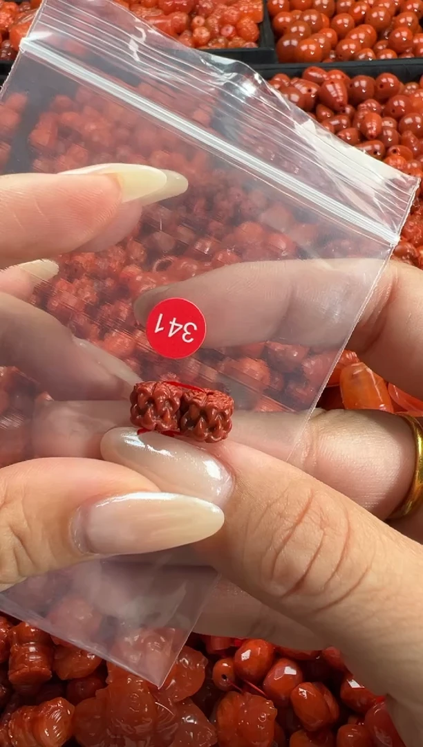 颈饰未镶嵌南红玛瑙1