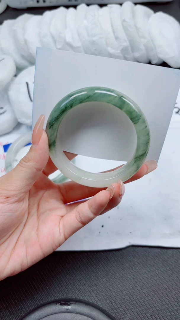 石英质玉手镯未镶嵌A305-56.57