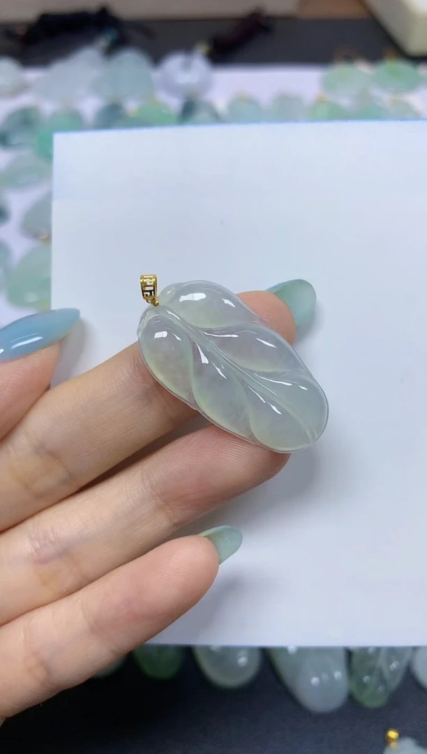 翡翠18K金镶嵌颈饰天然翡翠A货