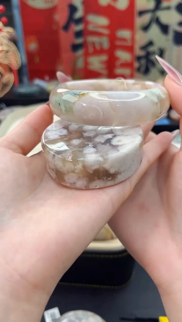 【闪购商品】石英质玉手镯未镶嵌赠送镯心（60圈口）