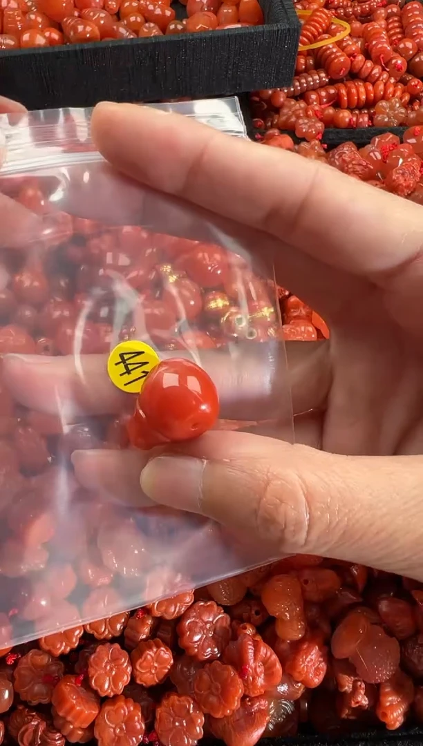 【闪购商品】南红玛瑙颈饰未镶嵌1