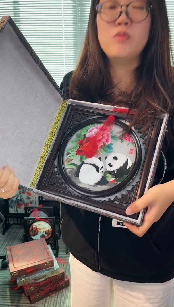 织绣以芊手扇摆台