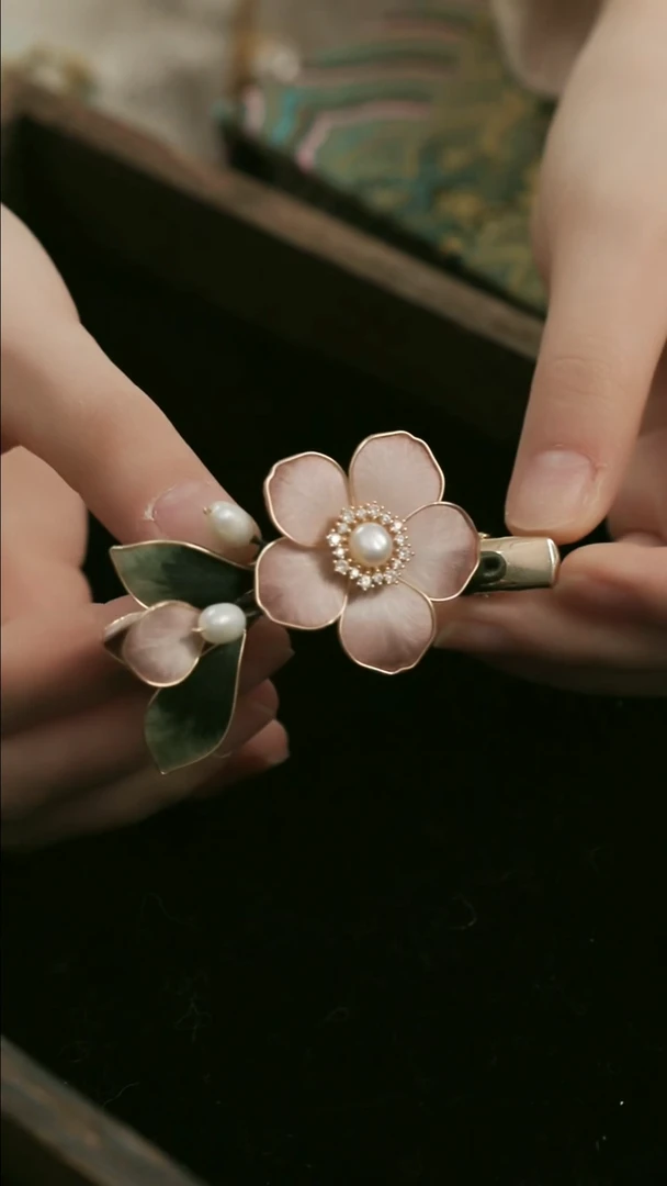 刺绣湘传礼纯手工发夹