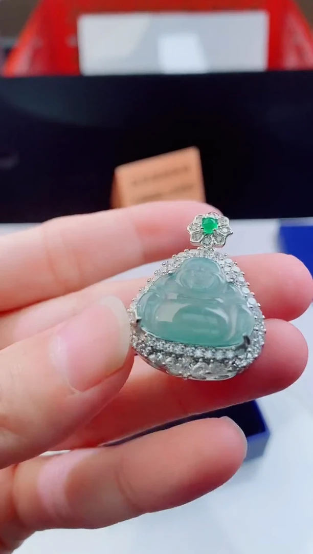 颈饰未镶嵌翡翠    ·