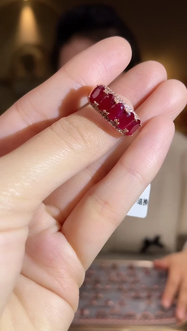 银S925镶嵌手饰红宝石手饰