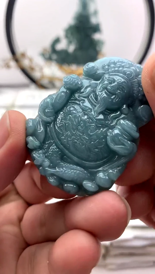 翡翠未镶嵌颈饰财神【品质一般介意慎拍】