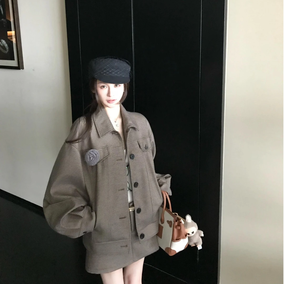 秋季2025年新款女学院风高级感时尚格子工装夹克外套包臀裙两件套