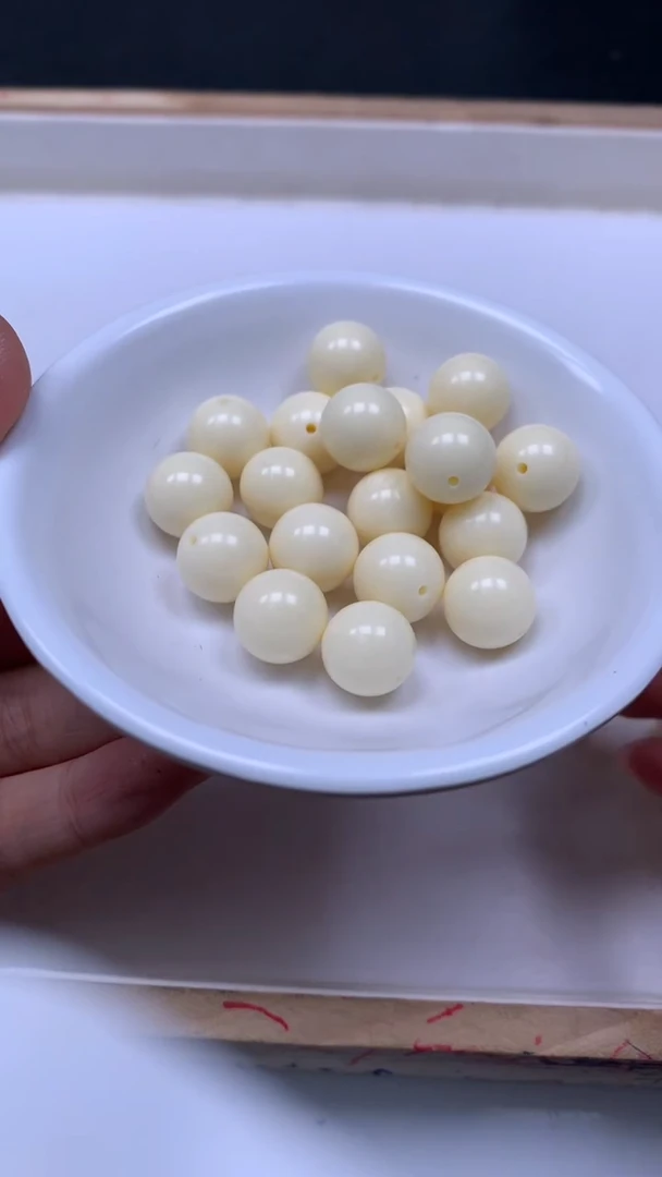 裸石蜜蜡未镶嵌M31 骨瓷白蜜蜡12mm6个9.9元