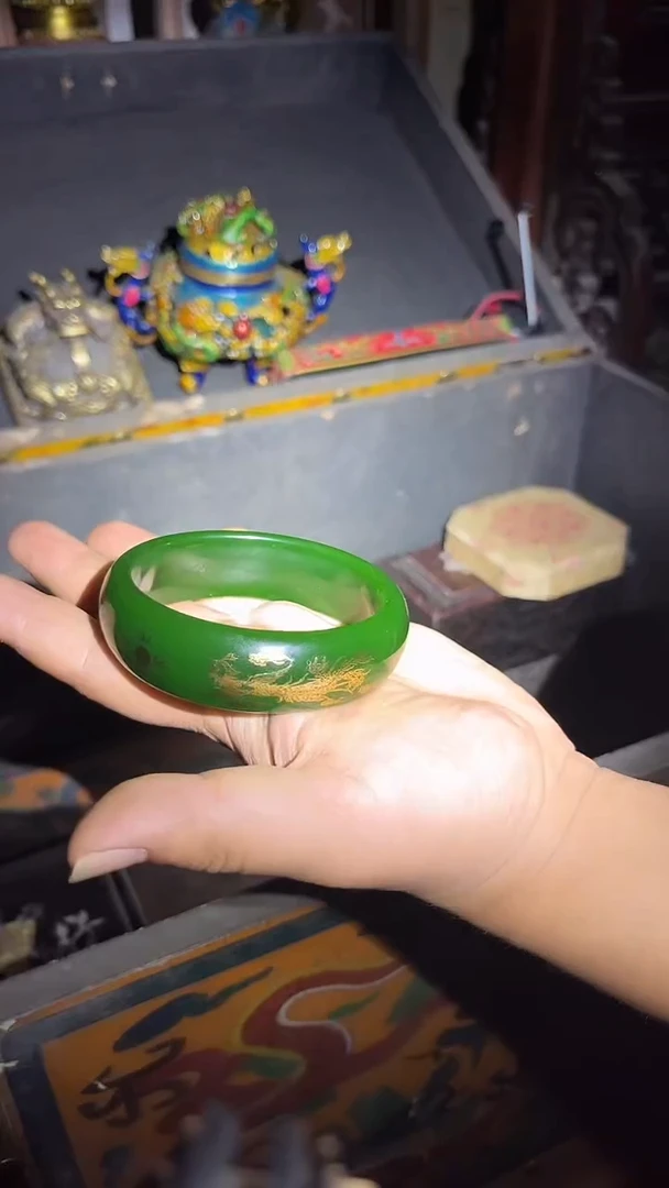 和田玉手镯未镶嵌龙凤造型手镯.1只.扁宽.绿.不带盒