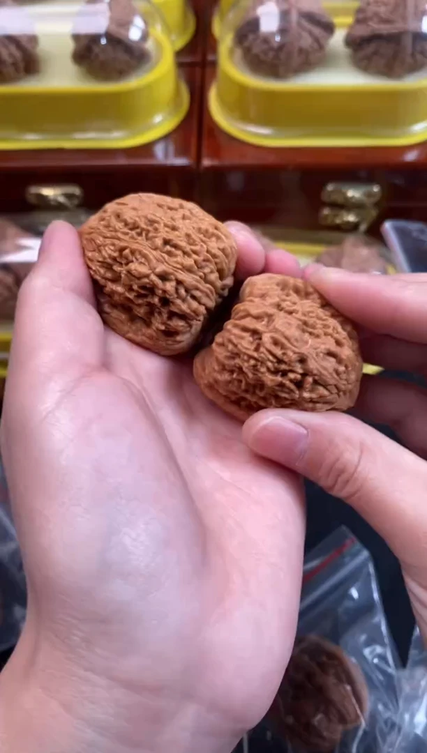 把件文玩核桃南疆石37尺s490