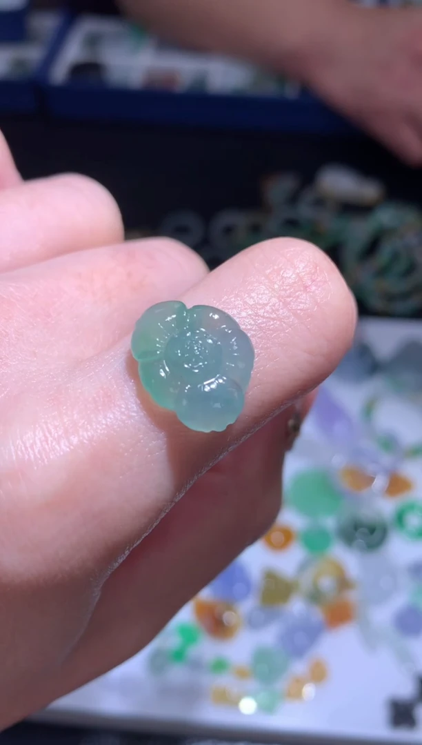 未镶嵌定制翡翠花花