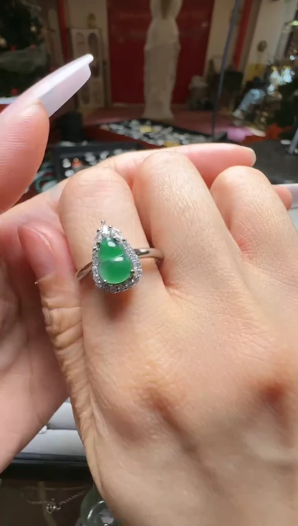 【闪购商品】翡翠吊坠(不含链)未镶嵌翡翠