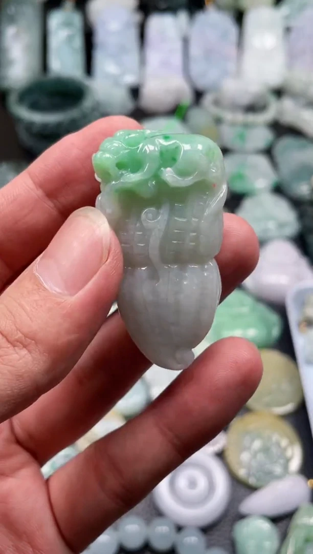 翡翠未镶嵌颈饰天然翡翠a货