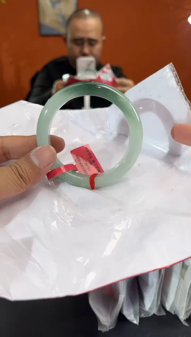 未镶嵌手镯翡翠翡翠手镯