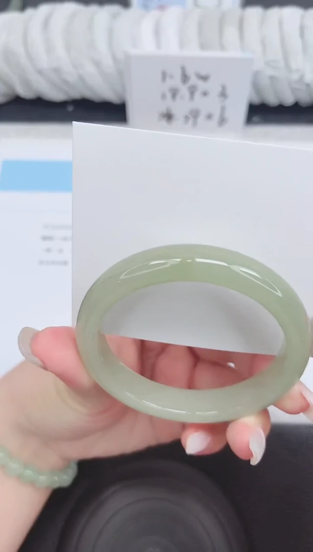 未镶嵌手镯石英质玉155-58.8