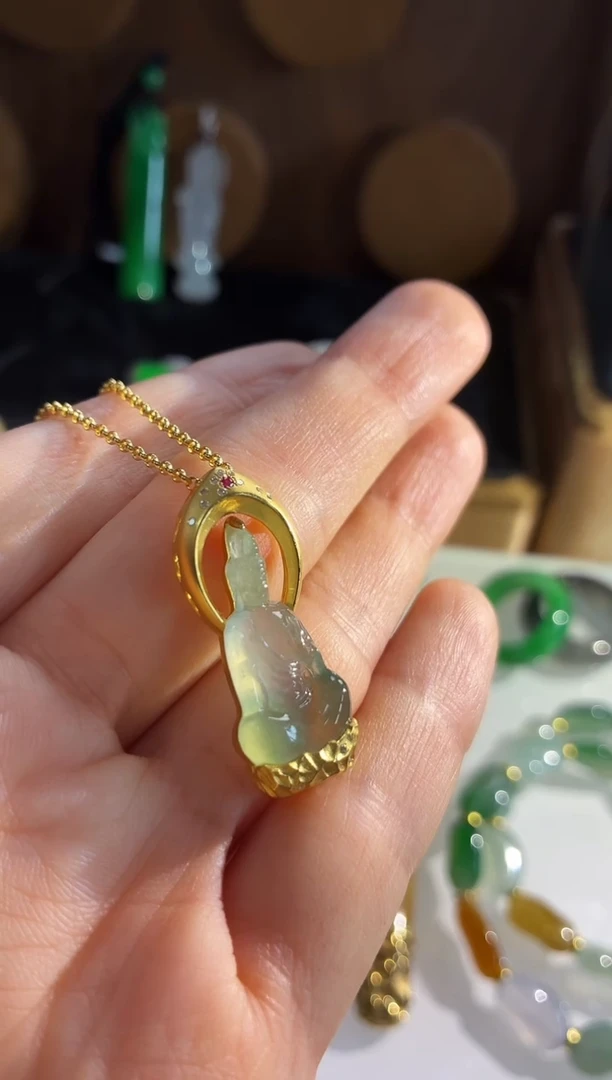 吊坠(不含链)18K金镶嵌翡翠吊坠