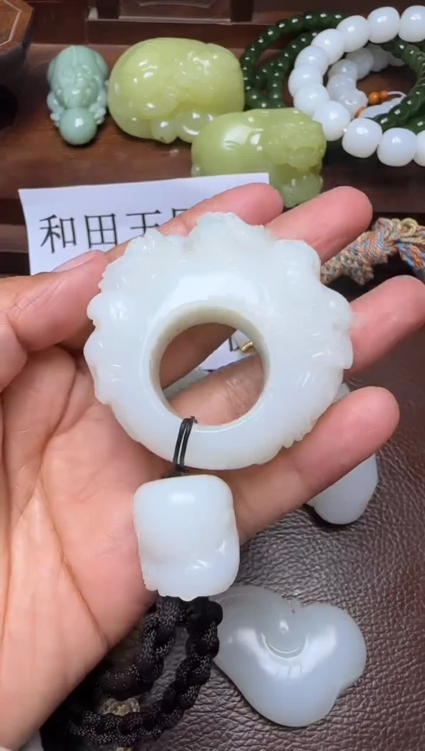 未镶嵌和田玉挂件和田玉把件