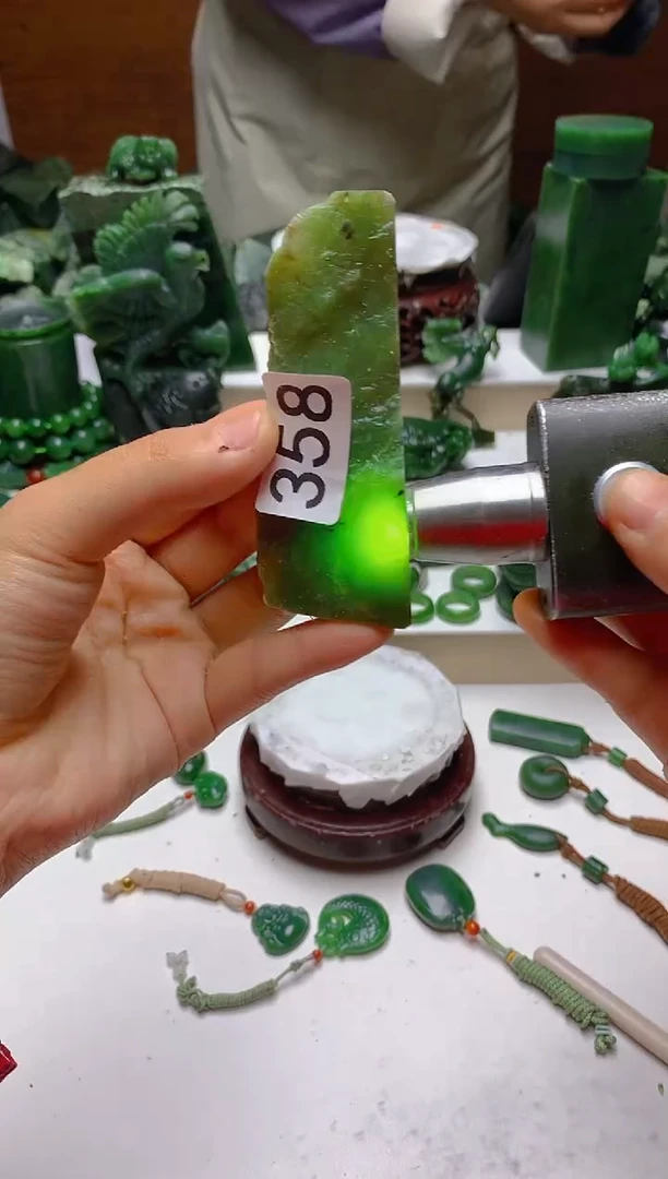 未镶嵌和田玉摆件1