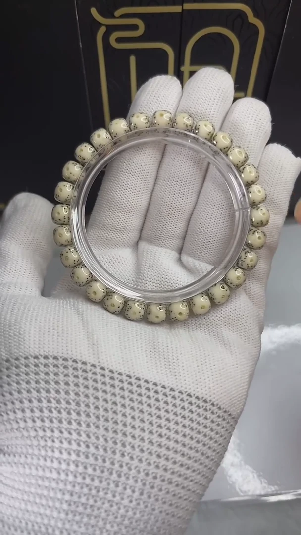 手串星月菩提小驼包8x7.e021